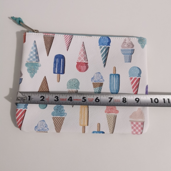 NWOT Indigo Ice Cream Print Pouch - Picture 4 of 6